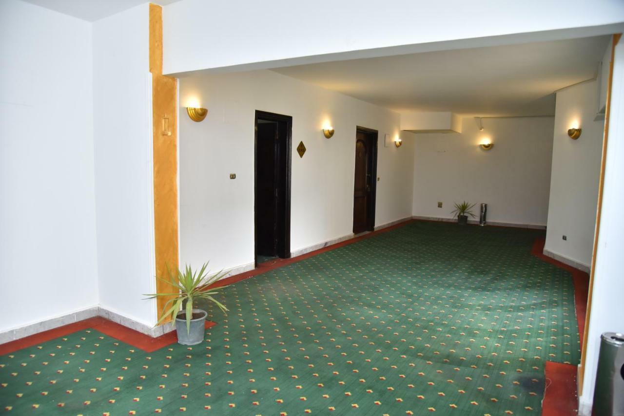Royal Pyramids Hotel Kairo Exteriör bild